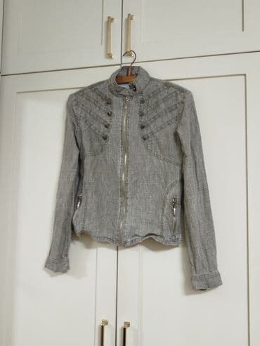 Toy paltarları və aksesuarları: 1 - Размер M. Цена - 15 манатов 2 - Размер S/M. Цена - 15 манатов 3 - — 3