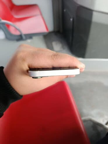 ipad 10th generation qiymeti: IPhone 13, Ağ, Face ID — 5
