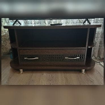 işlemiş mebeler: Yeni kimidir, ideal vəziyyətdə. Uzunluğu 105, eni 44, hündürlüyü 52 — 1