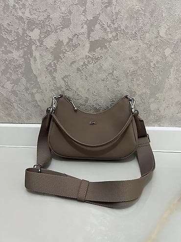 Çiyin çantası, Lacoste, Yeni