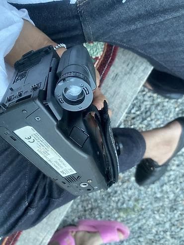 16 gb ram laptop: JVC Compact VHS Camcorder + Orijinal Adapter Məhsul: - JVC GR-SX812E — 2