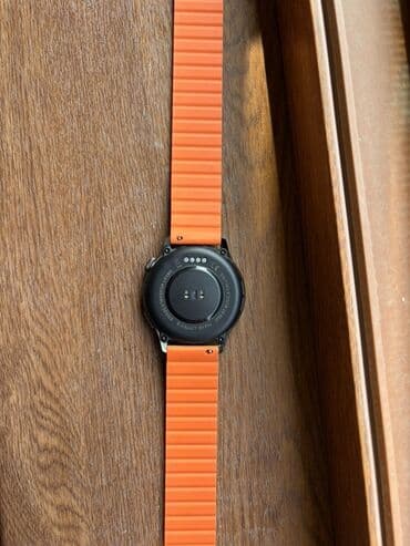 андроид мониторы для prado: Ağıllı saat – dairəvi ekranlı, qara korpuslu model. Xüsusiyyətlər: - — 4