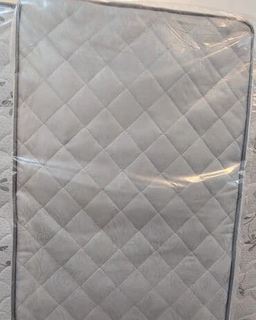 yorğan dosek: Viva sadə matras. Hündürlük 18 sm, tək nəfərlik 60 azn, iki nəfərlik — 5
