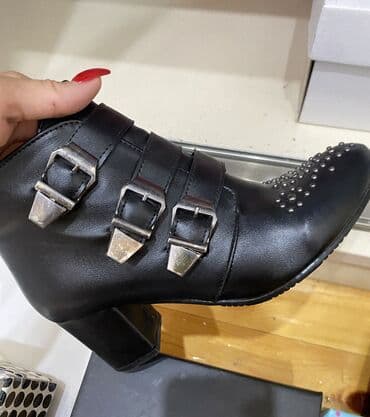 Ölçü: 37, rəng - Qara, İşlənmiş