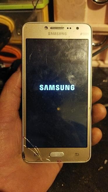 telefon samsung a8: Samsung Galaxy J2 2016, 8 GB, rəng - Qızılı, İki sim kartlı — 2