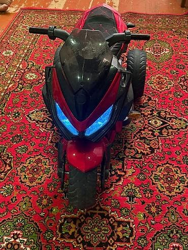 gupurlu donlar: Uşaq üçün elektrikli üçtəkərli motosiklet - Dizayn: idman üslublu — 4