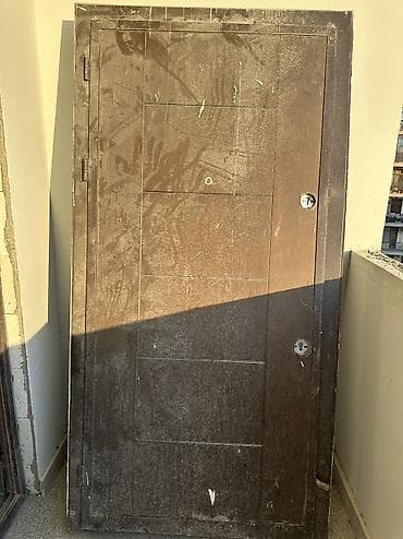 Mənzil üçün İşlənmiş Giriş qapısı 90x200 sm Glazok ilə, Zəmanətsiz, Ünvandan götürmə