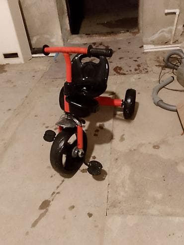rezin cəkmə: Uşaq üçtəkərli velosipedi - Rəng: qırmızı gövdə, qara oturacaq və — 5