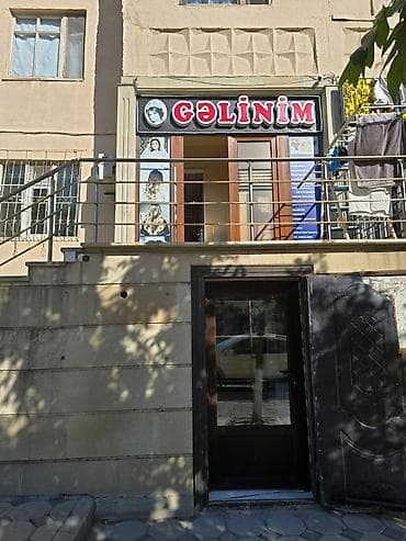 Şerq bazarina yaxindir.evvelki Dünya marketnen uzbe üzüdür.etrafinda