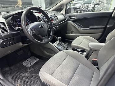 jeton satişi: Kia Forte: 1.8 l | 2013 il Sedan — 8