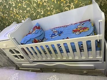 Для девочки и мальчика, Четырехугольная, Колыбель, С бортиками, С матрасом, Без механизма качания