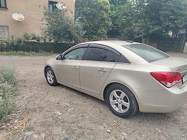 chevrolet disk: Chevrolet Cruze sedan - Kuzov: sedan, bej rəng - Mühərrik: benzin — 8