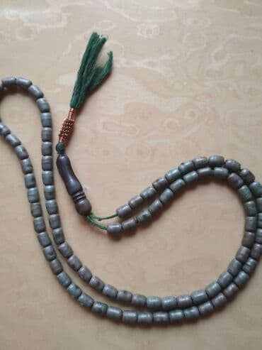 бусы из натурального камня: 86 ədəd kiçik ölçülü daşlardan ibarətdir. İdeal vəziyyətdə. Qiymət — 1