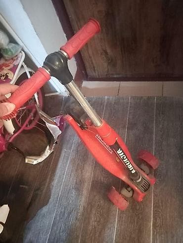 kitay tekerleri: Uşaq skuterı – 3 təkərli, qırmızı rəng - Brend: AIRUJIA (üzərində — 1