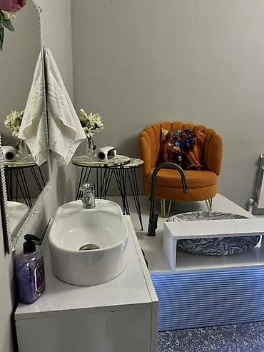 led plafon: Hazir biznes satilir Profesional pedikür stendi və salon avadanlığı — 2