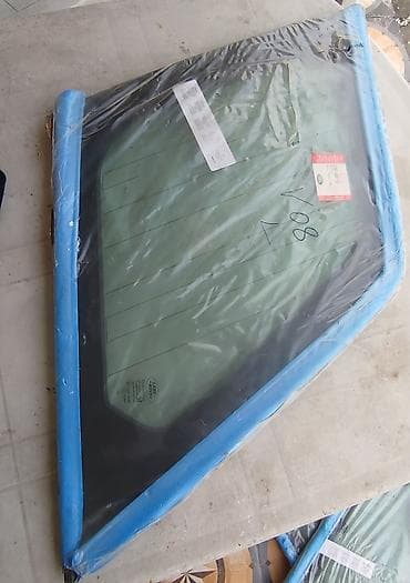 arxa patpres: Range Rover 2008-2011 2 ədəd qabaq şüşə, 2 ədəd arxa sağ və sol şüşə — 6