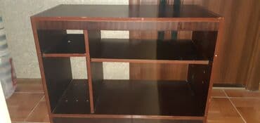 подставка для цветов: İşlənmiş, Düz TV altlığı, Polkalı, Taxtalı, Azərbaycan — 1