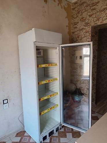 Ticarət vitrini tipli soyuducu (Uğur brendi) - Şüşə qapılı, dikey