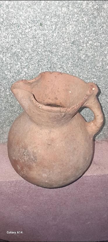 Qedimi gil qab 300 ilden yuxari yaşı var lalafo.az -da Qedimi gil qab 300 ilden yuxari yaşı var