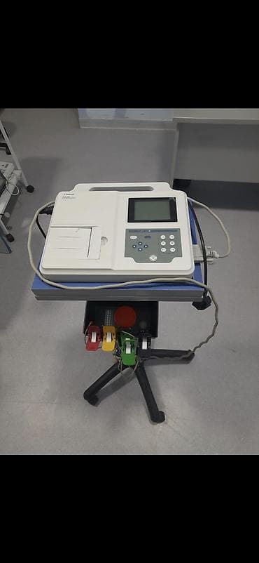 EKQ (Elektrokardioqraf) aparatı – Comen CM1200 Xüsusiyyətlər: - 12 — 1