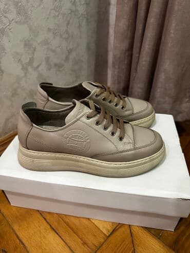 poppy gallery trendyol: 60 azn alınıb satılır 30 azn 2 dəfə geyinilib 37 ölçü — 2