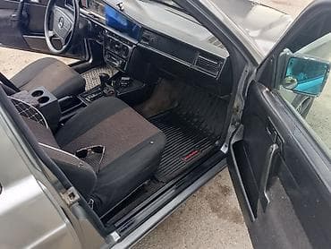 pejo 406 ehtiyat hisseleri: Mercedes-Benz 190 (W201): 2 l | 1990 il Sedan — 5
