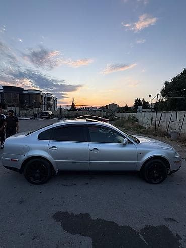 m50 disk: Volkswagen Passat B5 sedan - Gümüşü rəng, qara rəngli disklər - — 2