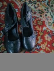 ad yazili qizil qolbaqlar: TUFLILER 13 MAN — 1