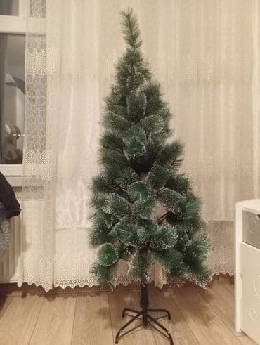 Yolka işıqları: Süni şam ağacı - Material: sıx PVC iynəciklər, uclarında ağ “qar” — 2