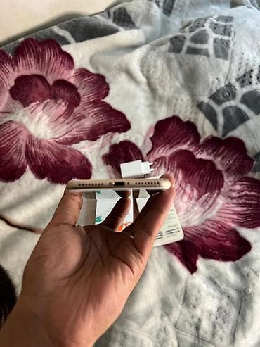 iphone 8 qiyməti: IPhone 8 Plus, 64 GB, Qızılı, Barmaq izi — 4