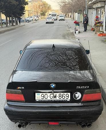 iki teker: BMW 320: 2 l | 1993 il Sedan — 3