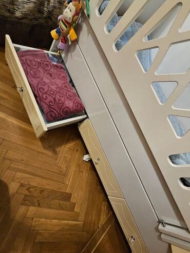 oğlan tortu: Oğlan və qız üçün, İşlənmiş, Dördbucaq, Beşik, Matras ilə, Yellənmə mexanizm ilə — 4