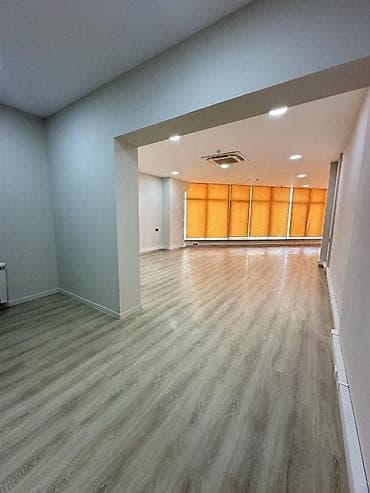 emircanda ev satisi: İcarəyə verilir 9 otaqlı ofis 476 m², İnşaatçılar m. Daha 7 şəklə bax — 1