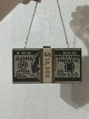 ted baker: Pul dəstəsi formalı qadın klatçı - Dizayn: ABŞ 100 dollarlıq banknot — 2