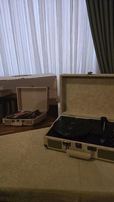 Əskinaslar: SON 1 ƏDƏD VAL OXUMUR Çox gözəl Retro Qramafonlar və göz oxşuyan retro — 5