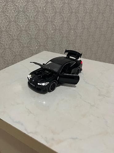 qedimi pullar: BMW M4 competition 1/32 ölçüdədir yenidir. Metrolara çatdırılma — 4