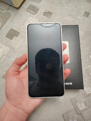 black shark 5: Samsung Galaxy S24 FE, 128 GB, rəng - Ağ, Simsiz şarj — 2