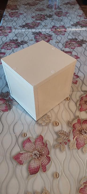 pul kisəsi: Açarla bağlanan kiçik şkaf/kasa tipli qutu - Material: ağ rəngli — 4