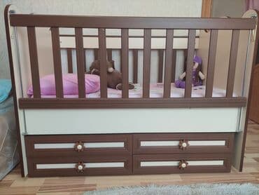 işlənmiş uşaq beşikləri: Oğlan və qız üçün, İşlənmiş, Beşik, Matras ilə — 1