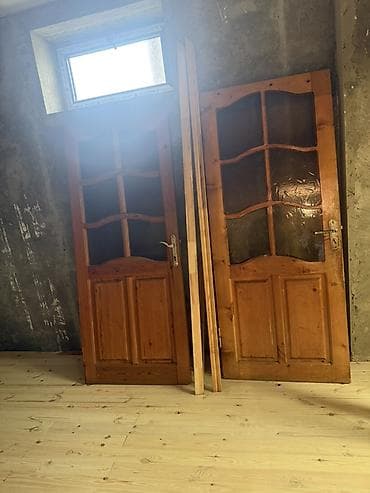 tuş kabin: Taxta iç qapılar dəsti - Material: təbii ağac (şam tonlarında) — 1