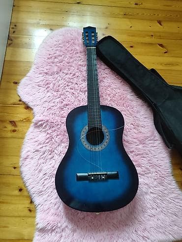 çant: Klassik akustik gitara + çanta - Rəng: mavi–qara gradient (sunburst — 2