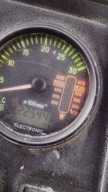 pərlər: Belarus 1221 traktoru - Güclü 6 silindrli dizel mühərrik - Ön çəki — 9