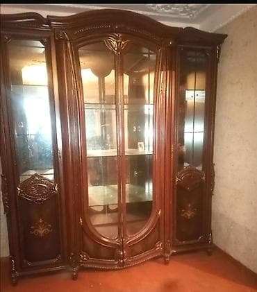 eynək vitrini: Şüşəli dolab vitrini — 2