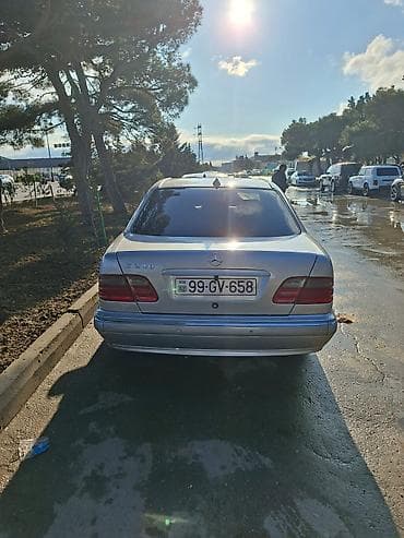 oturacaqlar masin: Mercedes-Benz E 240: 2.4 l | 2000 il Sedan — 6