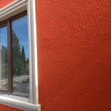 işlənmiş plastik qapi pencere: Fasad Boya işleri görülür . Xidmetlerimiz : Fasad Boya işleri Fasad — 4