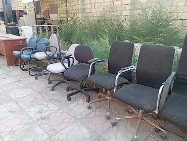 islemis mebeler: Kreslolar hamisi istifade olunub,zedeleri var.Ciddi adamlar — 3