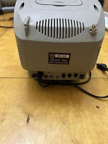 tcl televizor: Kompakt CRT TV – MR-697 (6.8") Xüsusiyyətlər: - Ekran: təxminən 6.8 — 3