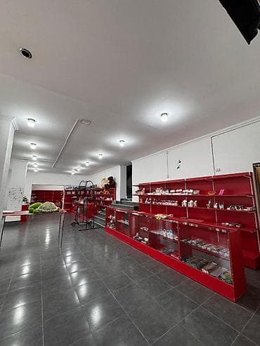 yasil derede kiraye evler: Mərkəzdə 570 kv. obyekt təcili satılır - İki mərtəbəli fasadlı, iri — 6