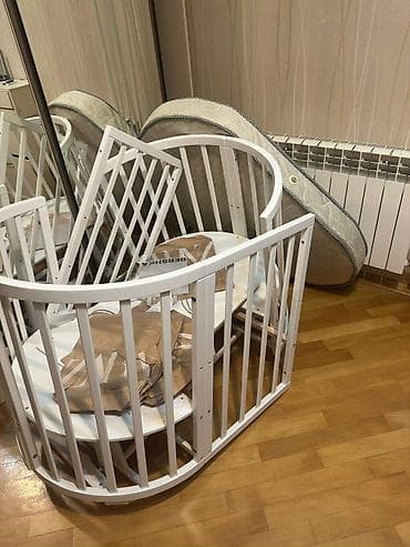 Transformer beşik satilir 80 azn. Yellenir. 1 matras var ovar. Deffekt — 3