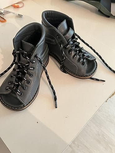 ayaggabı: Uşaq üçün ortopedik sandalet tipli ayaqqabı - Model: bağcıqlı, yüksək — 1